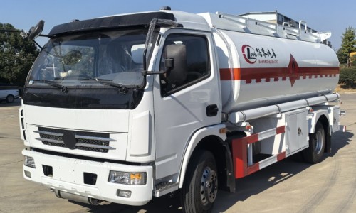 10方多利卡油车