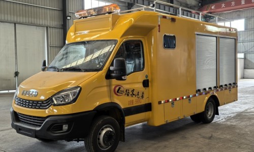 依维柯救险车