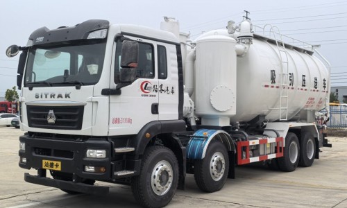 重汽吸引压送车